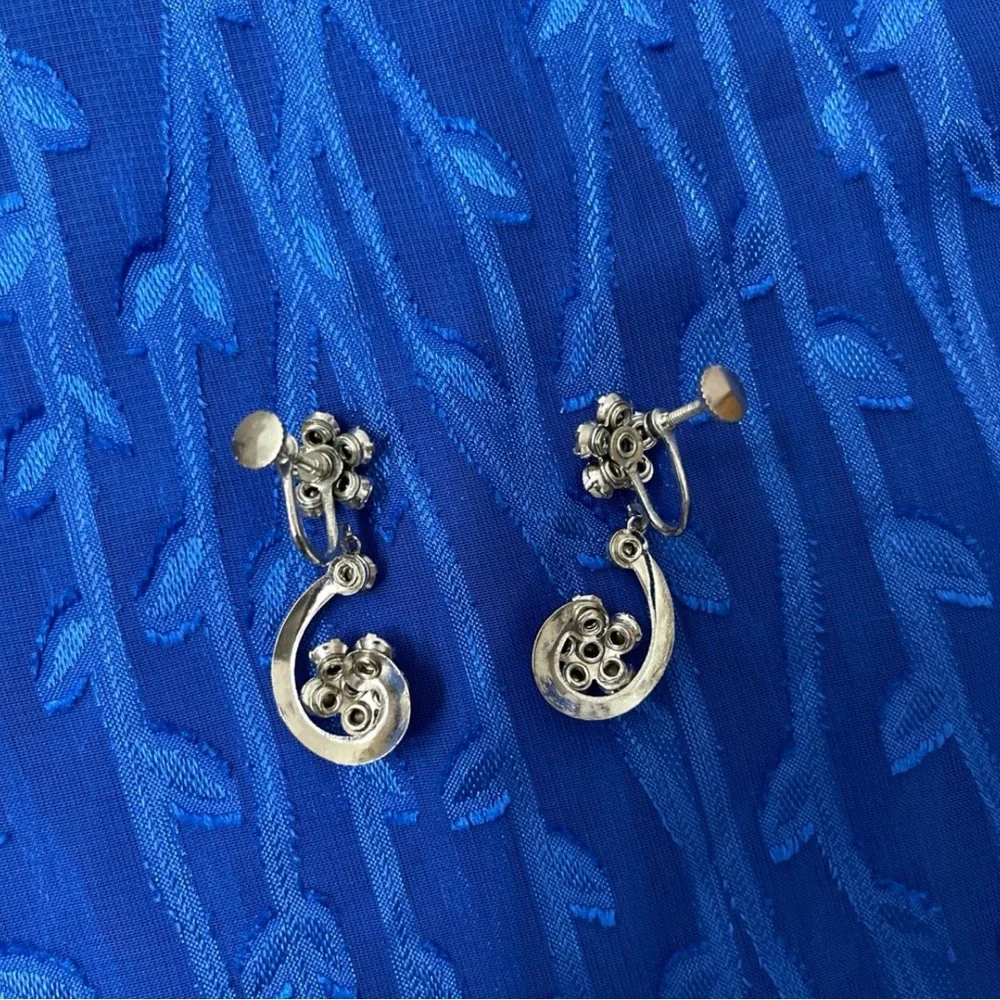 🌟Host Pick🌟 Vintage Earrings (EUC) - Picture 3 of 3
